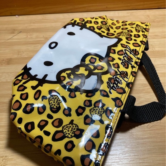 Small Hello Kitty Cheetah Print Bag - Picture 5 of 8